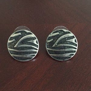 Zebra print round earrings